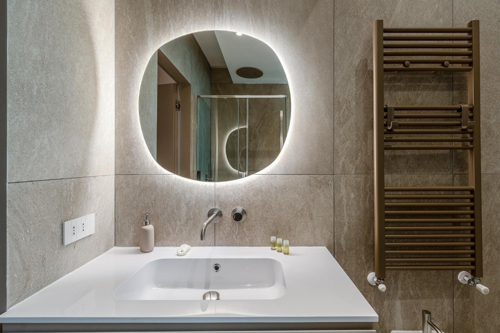 Luxury Apartment - Near Stazione Centrale Milaan Buitenkant foto