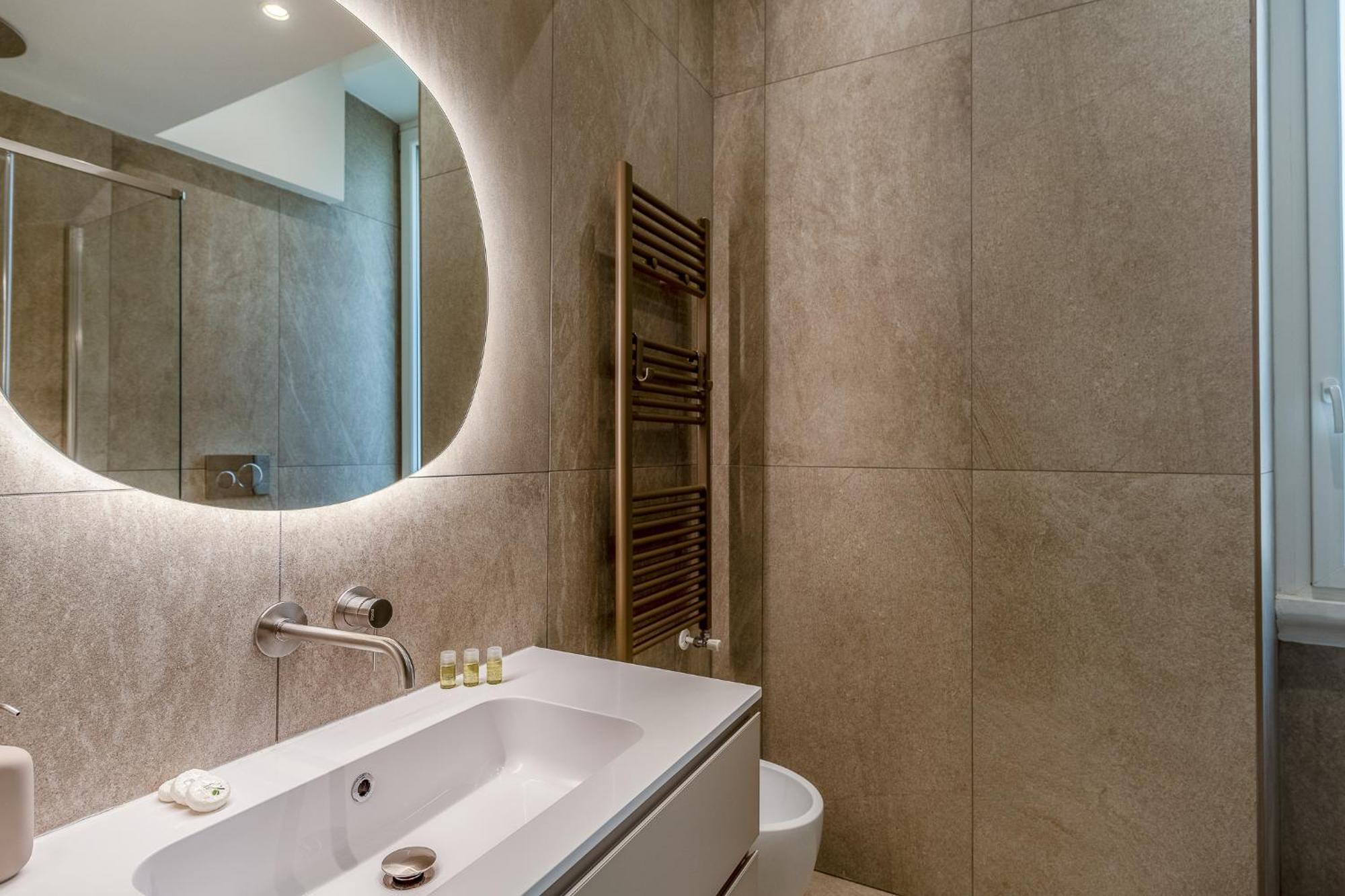 Luxury Apartment - Near Stazione Centrale Milaan Buitenkant foto