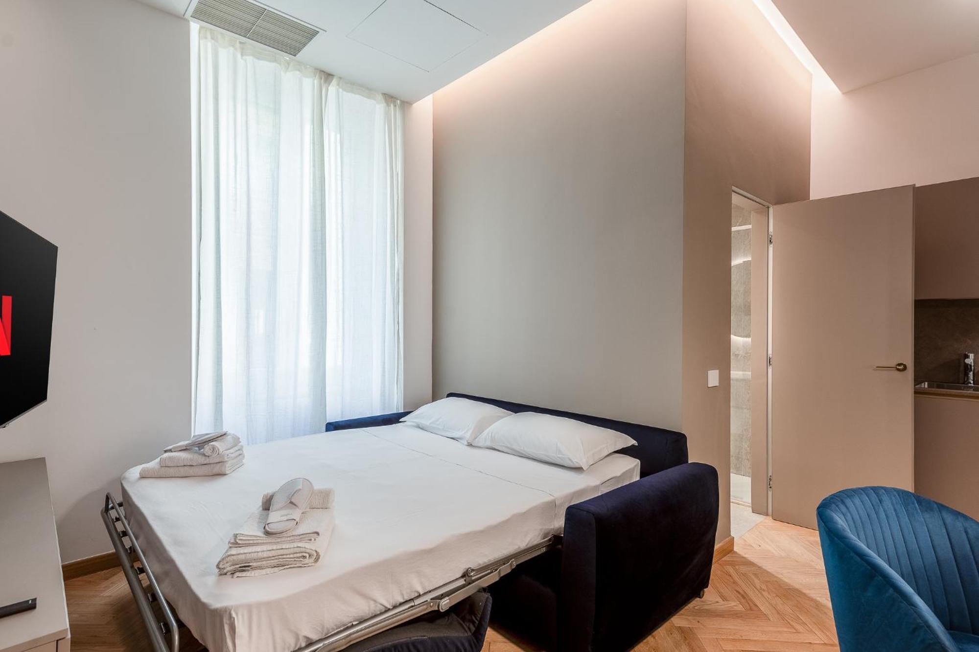 Luxury Apartment - Near Stazione Centrale Milaan Buitenkant foto