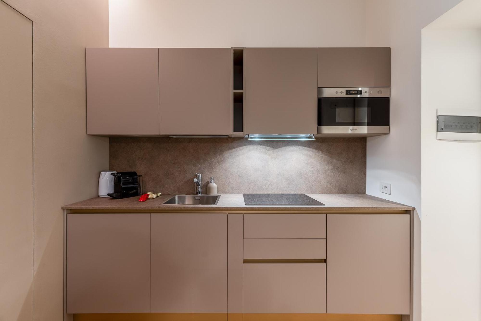 Luxury Apartment - Near Stazione Centrale Milaan Buitenkant foto