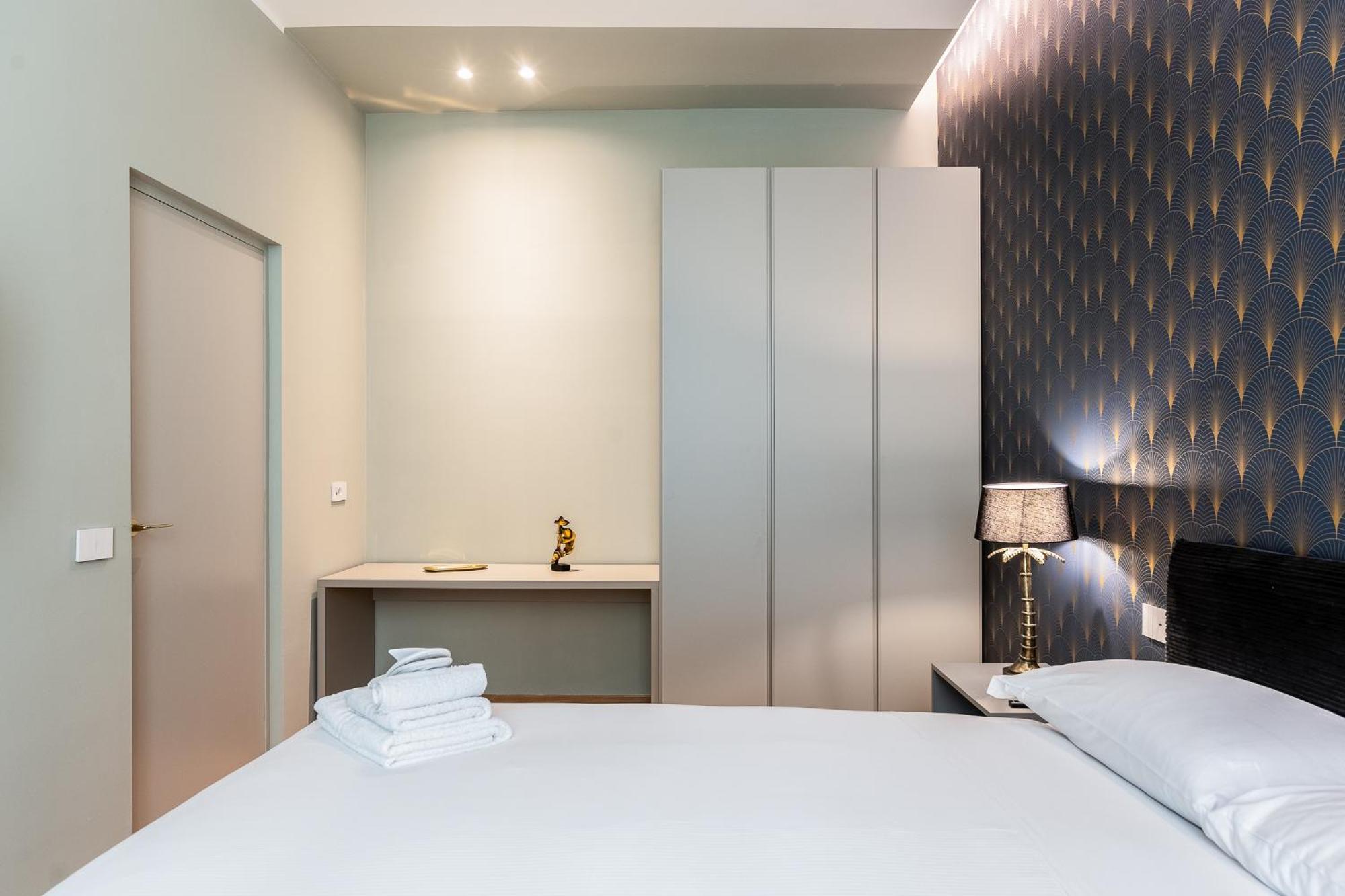 Luxury Apartment - Near Stazione Centrale Milaan Buitenkant foto