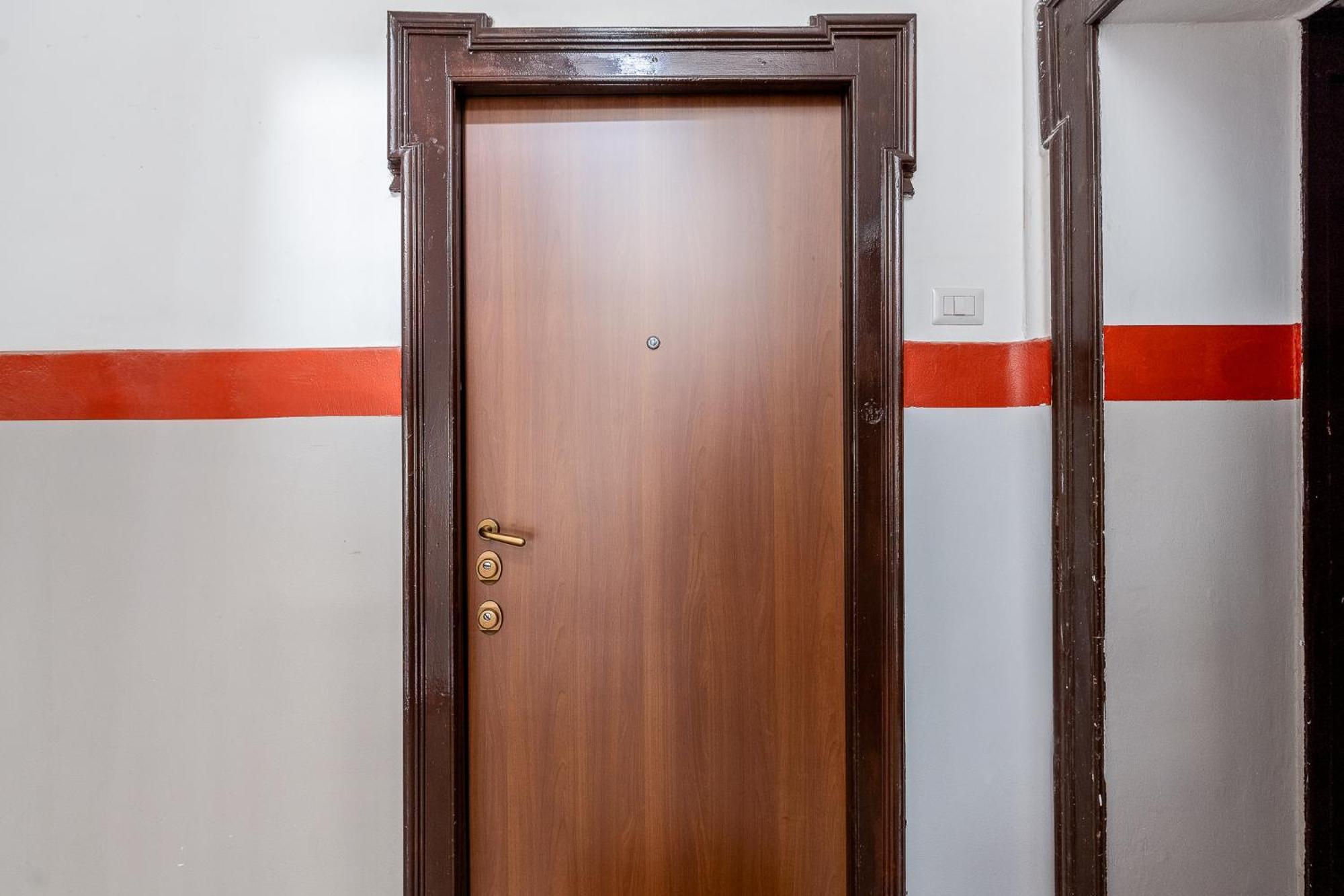 Luxury Apartment - Near Stazione Centrale Milaan Buitenkant foto