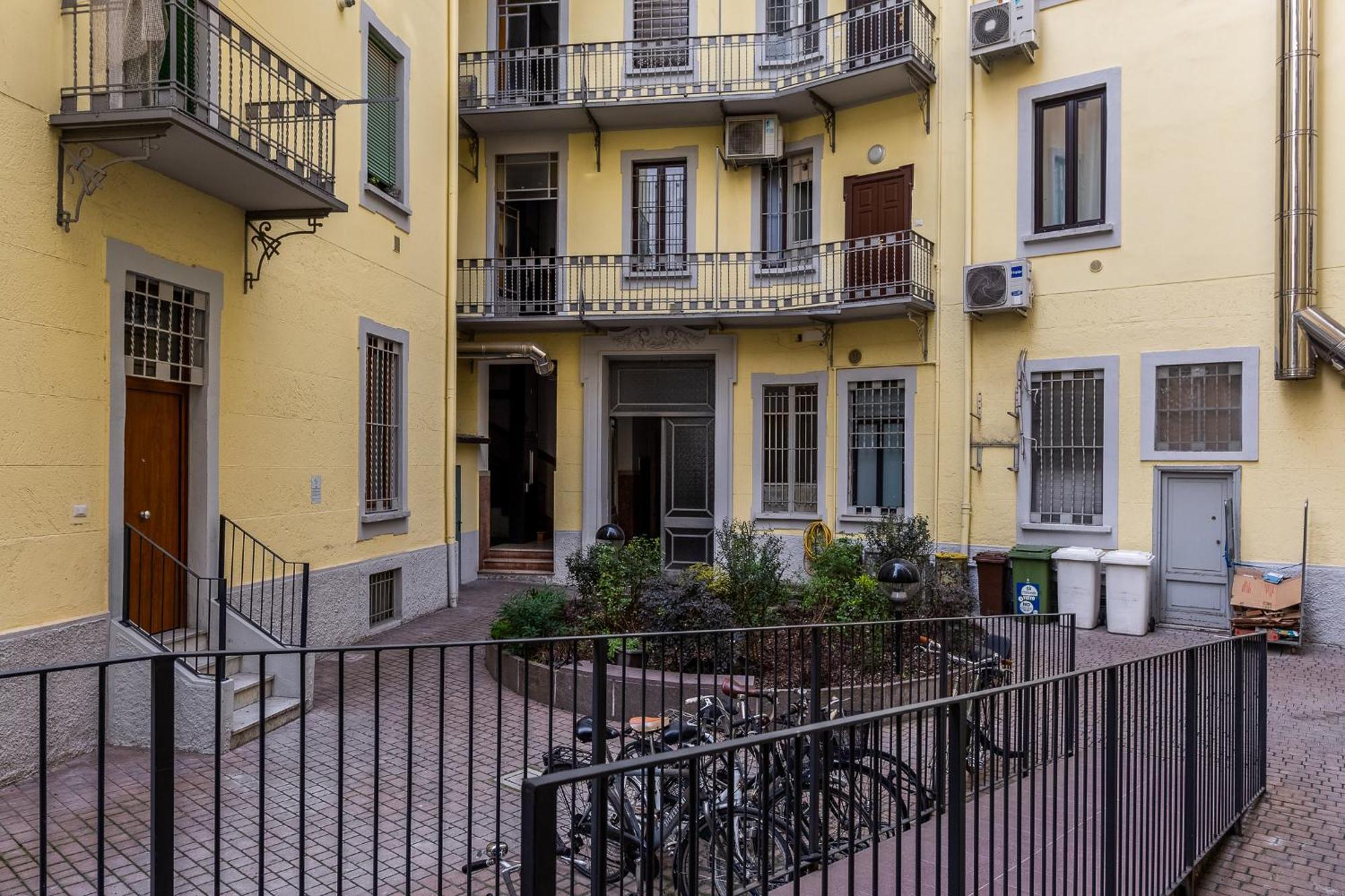Luxury Apartment - Near Stazione Centrale Milaan Buitenkant foto